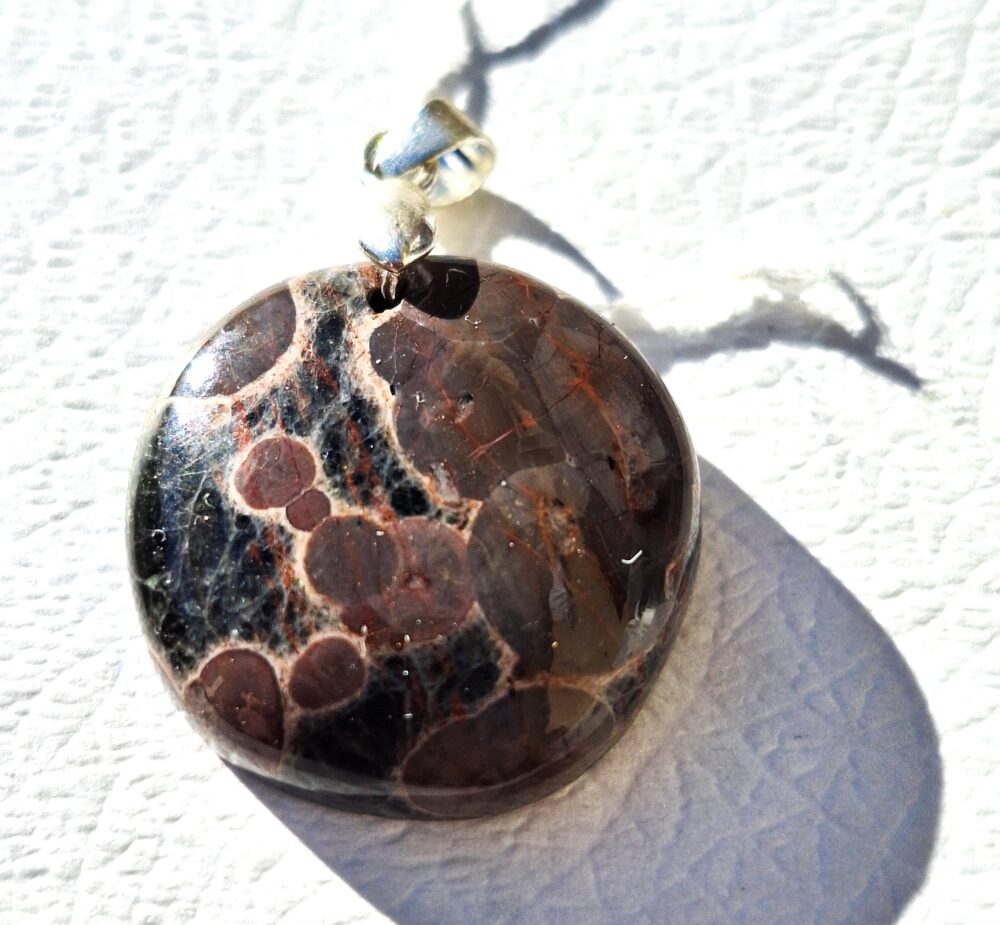 pendentif en OBSIDIENNE