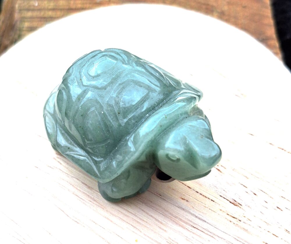 Tortue sculptée en Aventurine verte – Image 2