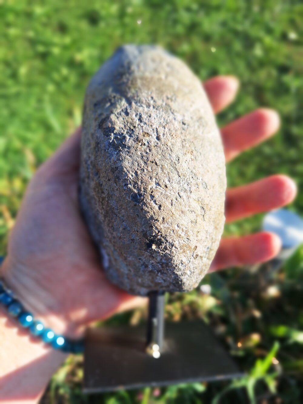 Géode Améthyste et Agate sur socle – Image 3