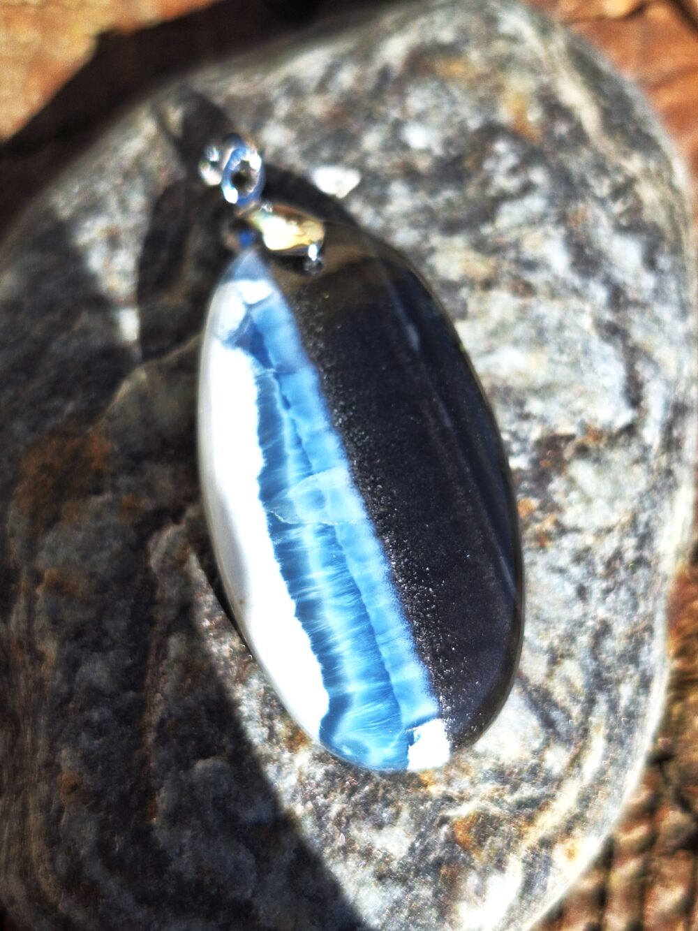 Grand Pendentif en Opale bleue Owyhee