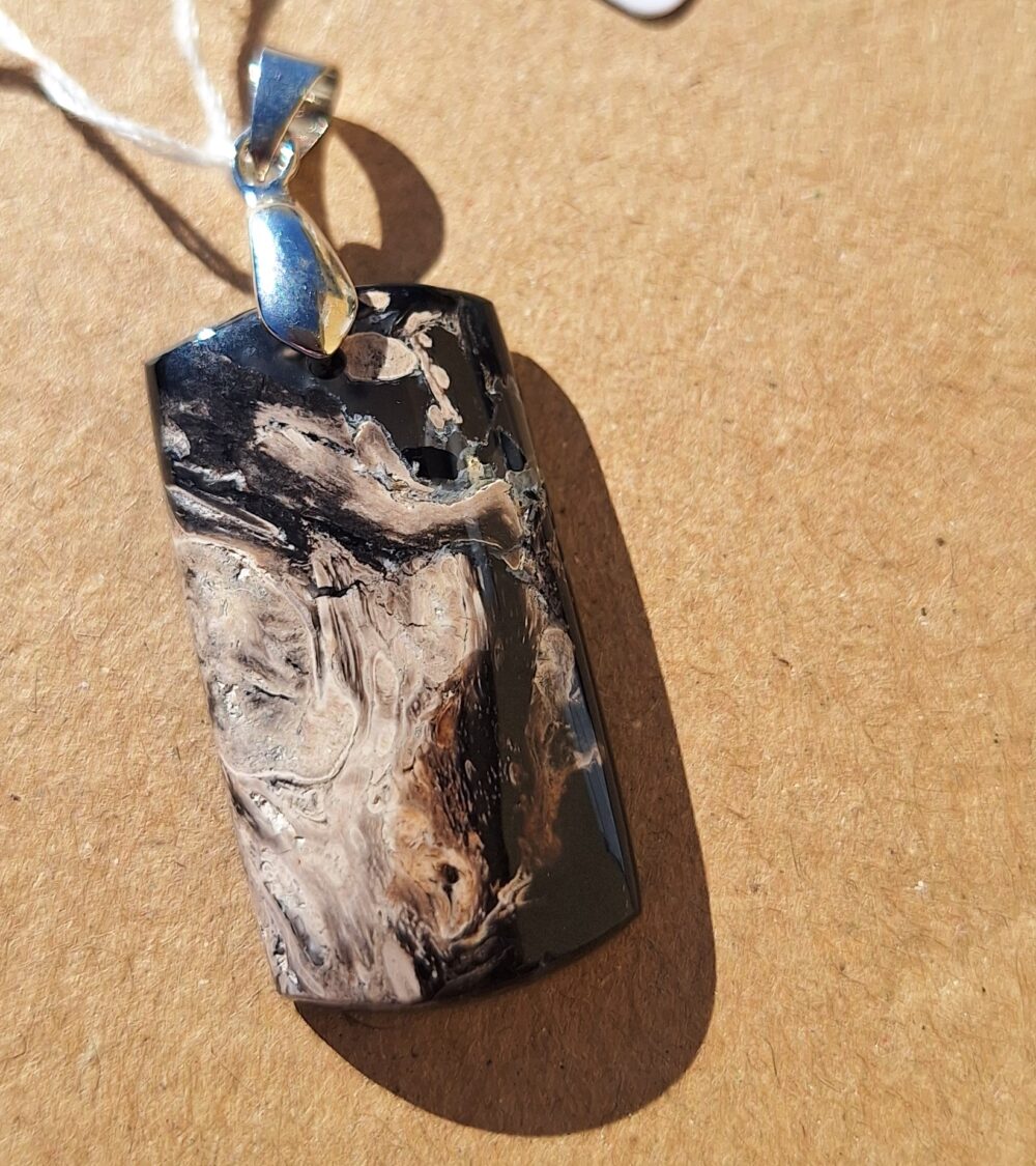Pendentif racine de palmier fossilisée