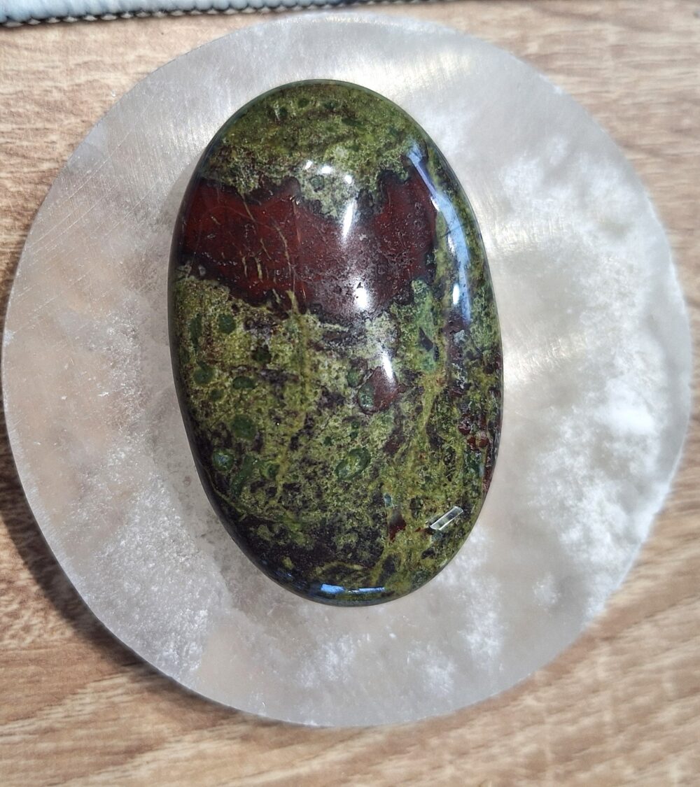 Galet Jaspe de sang de dragon