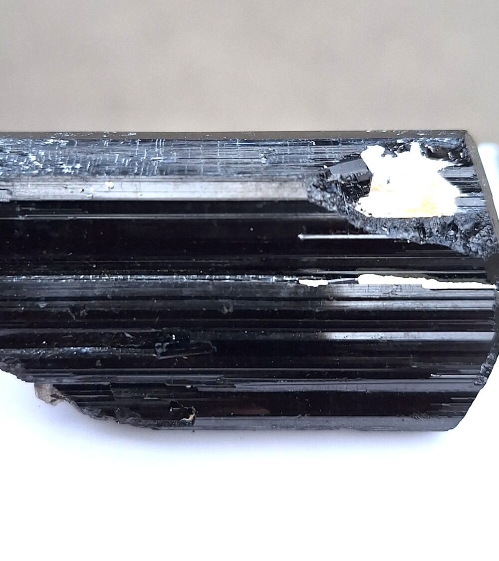 Tourmaline noire brute